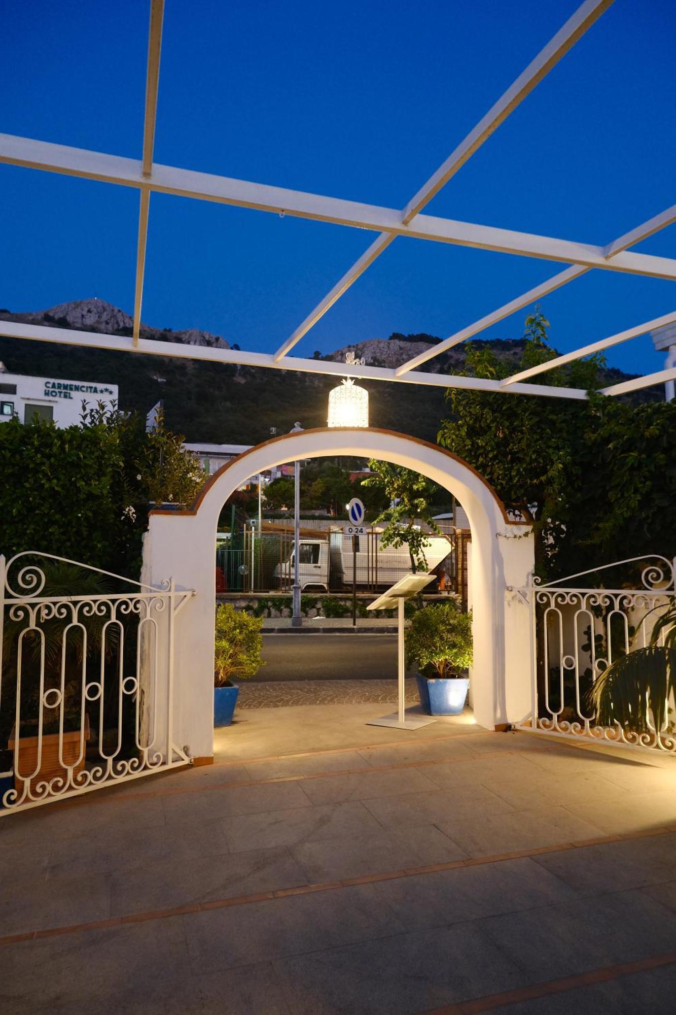 La Rondinella Suite Anacapri  Luaran gambar